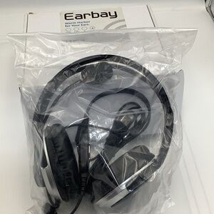 Earbay wired headset with microphone/over ear –USB– new/black/silver
